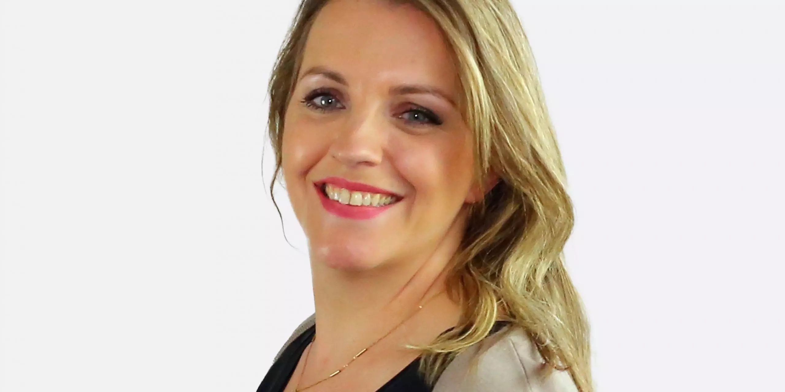 Kim7-scaled-e1622211112717-2560x1280 team mens en zo